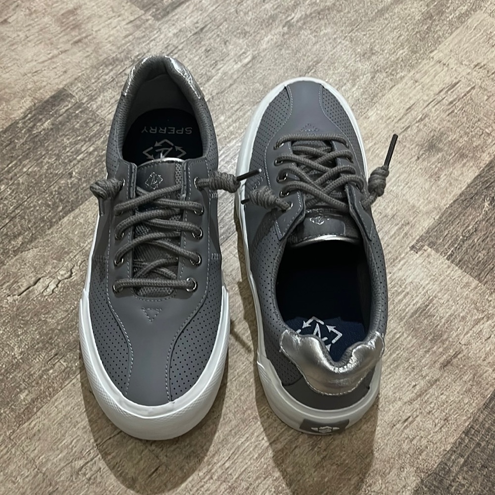 NWT sperry soletide sneaker